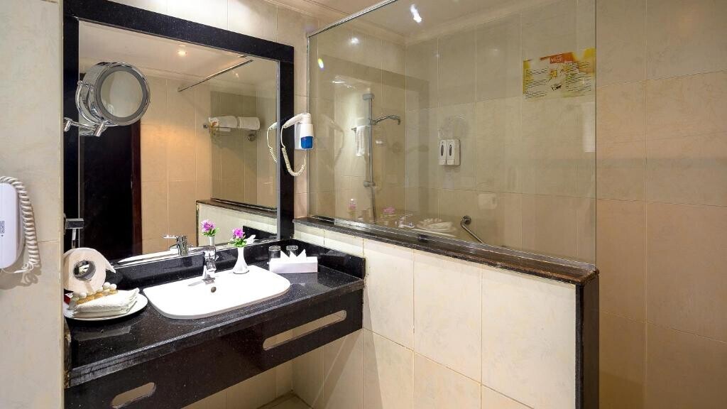 Hawaii Caesar Palace Hotel and Aqua Park